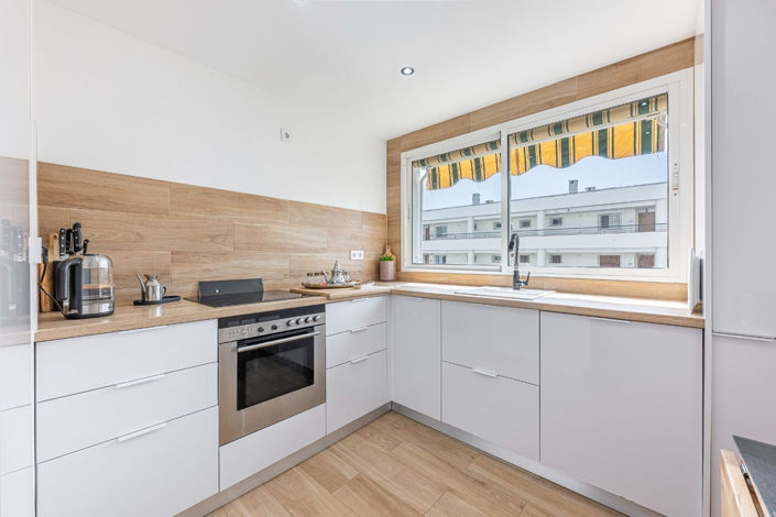 Image No.12-3 Bed Apartment for sale
