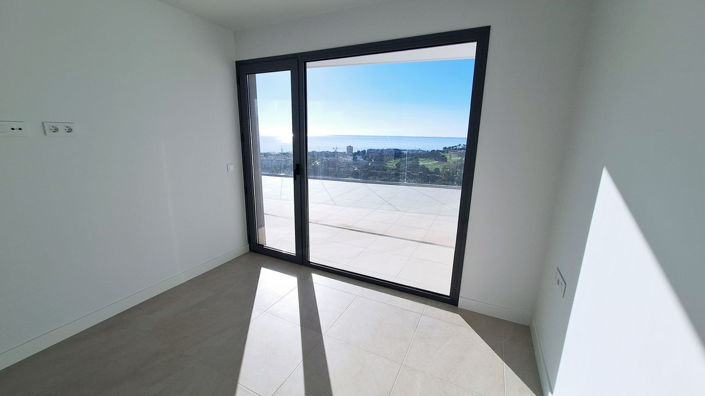 Image No.23-3 Bed Apartment for sale