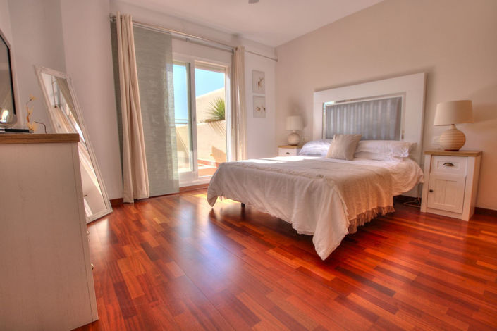 Image No.22-4 Bed Apartment for sale