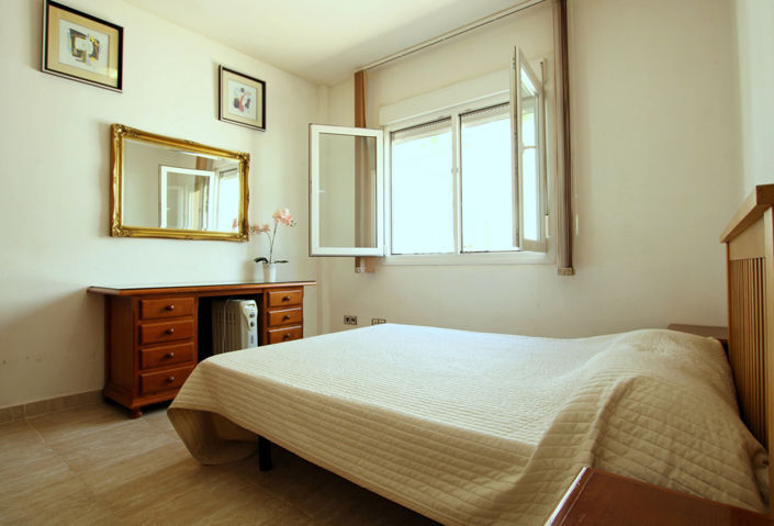 Image No.12-6 Bed Villa for sale