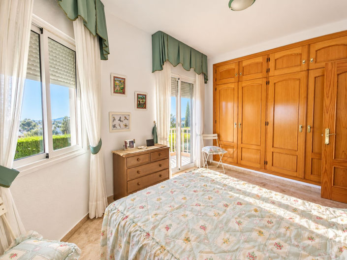 Image No.19-2 Bed Townhouse for sale