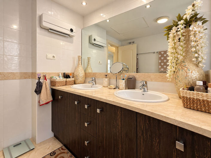 Image No.35-2 Bed Apartment for sale