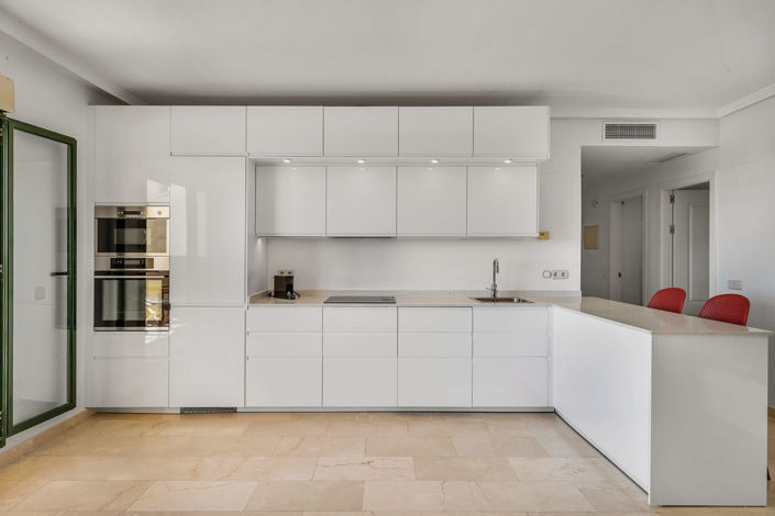 Image No.19-3 Bed Apartment for sale