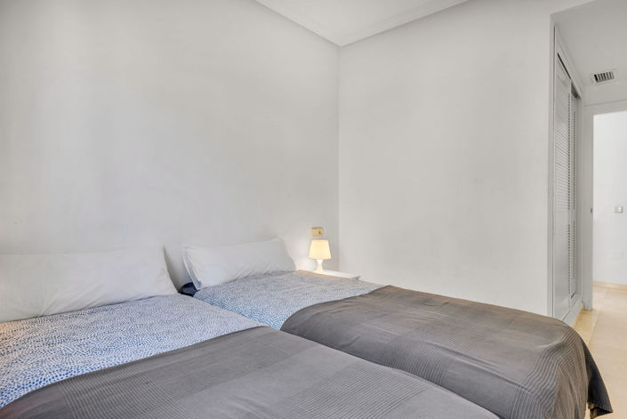 Image No.27-3 Bed Apartment for sale