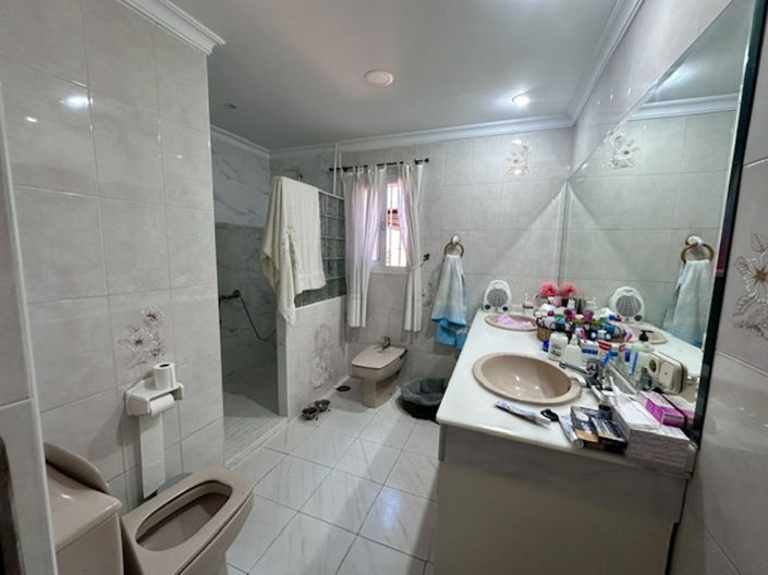 Image No.30-5 Bed Villa for sale