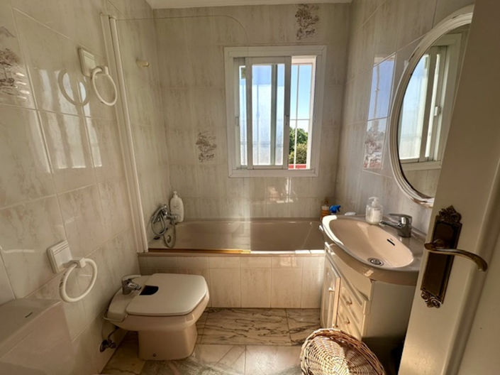 Image No.34-5 Bed Villa for sale