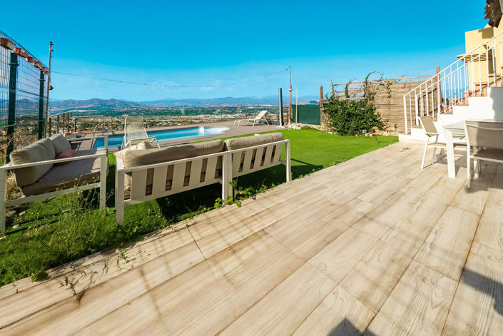 Image No.27-6 Bed Semi-Detached for sale
