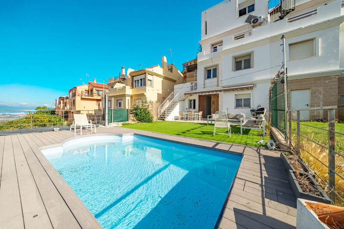Image No.4-6 Bed Semi-Detached for sale