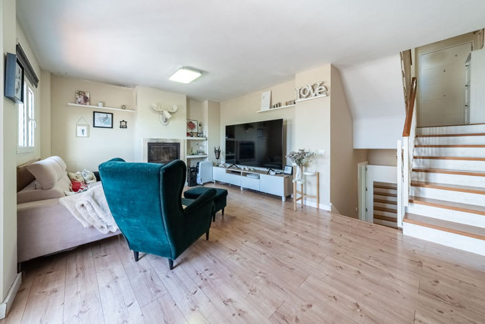 Image No.8-6 Bed Semi-Detached for sale