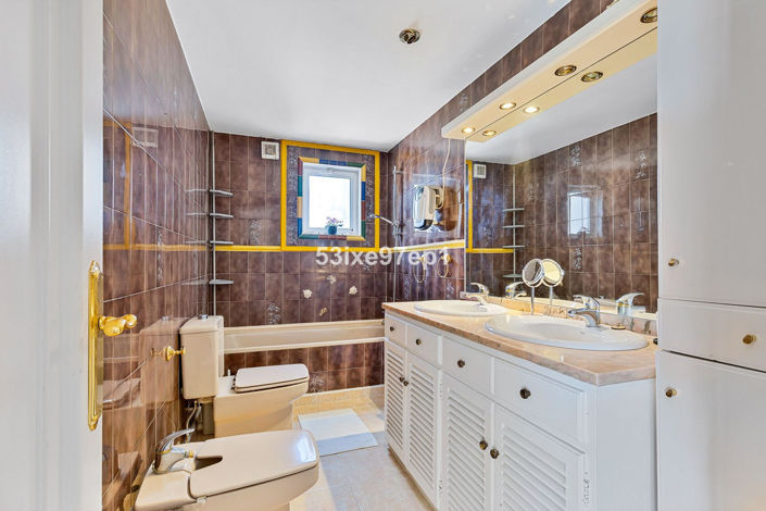Image No.24-4 Bed Apartment for sale