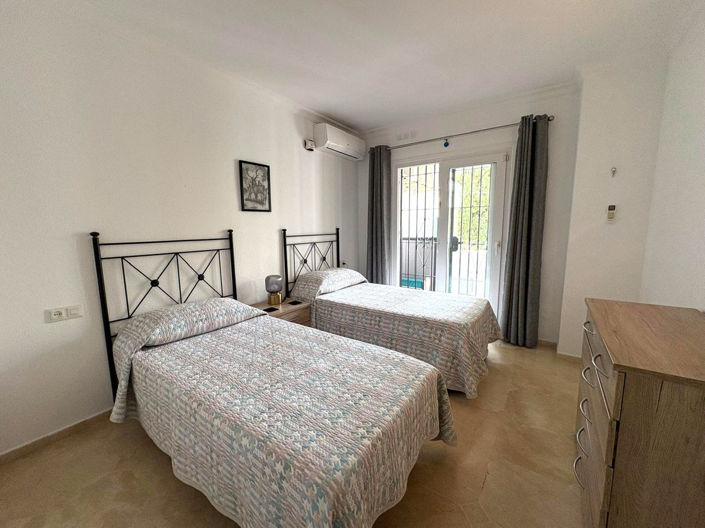 Image No.20-2 Bed Apartment for sale