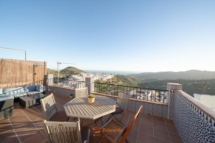 Image No.3-4 Bed Village House for sale