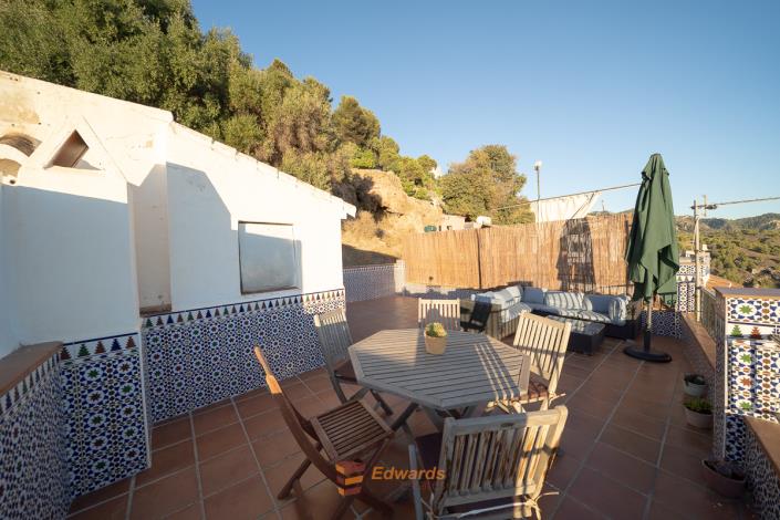 Image No.4-4 Bed Village House for sale