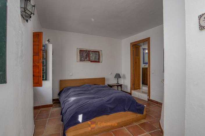 Image No.9-4 Bed Village House for sale