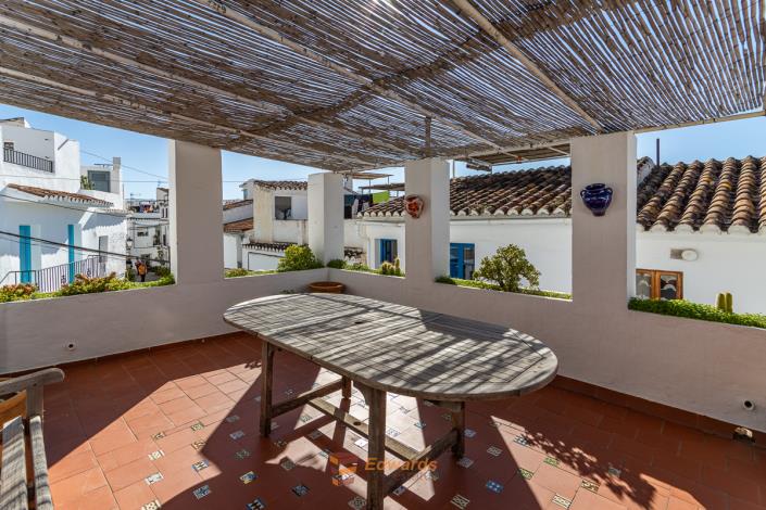 Image No.8-4 Bed Village House for sale