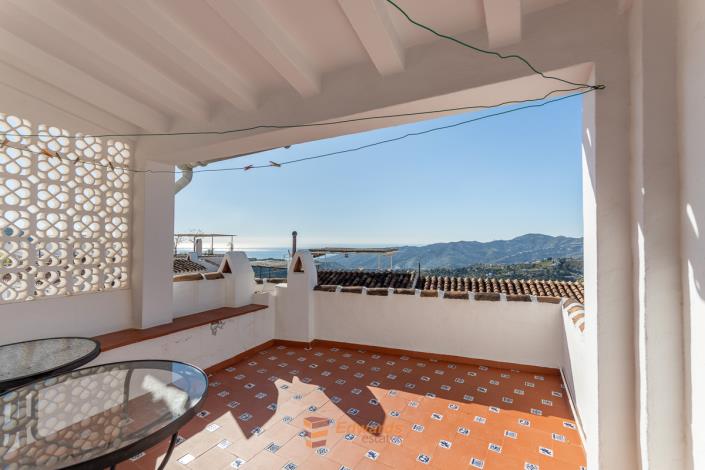 Image No.6-4 Bed Village House for sale