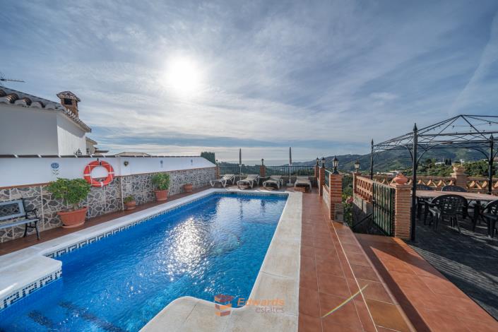 Image No.2-2 Bed Villa / Detached for sale