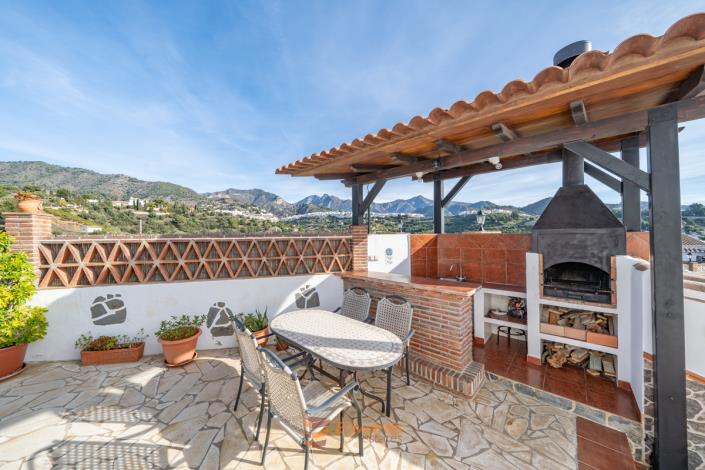 Image No.8-2 Bed Villa / Detached for sale