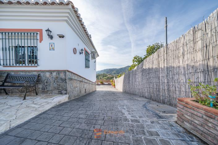 Image No.9-2 Bed Villa / Detached for sale