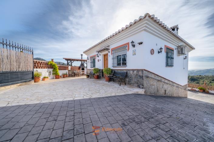 Image No.10-2 Bed Villa / Detached for sale