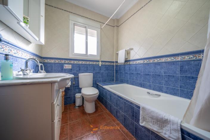 Image No.18-2 Bed Villa / Detached for sale