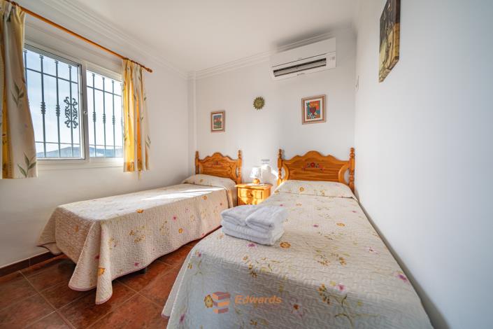 Image No.21-2 Bed Villa / Detached for sale