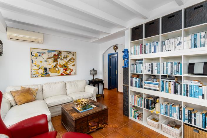 Image No.12-2 Bed Apartment for sale