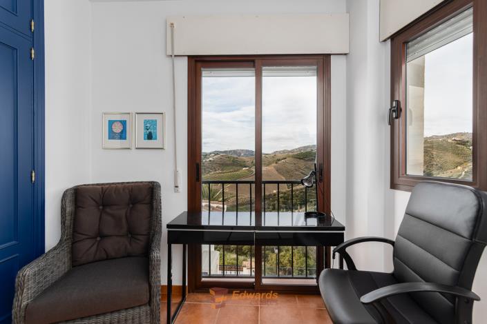 Image No.17-2 Bed Apartment for sale