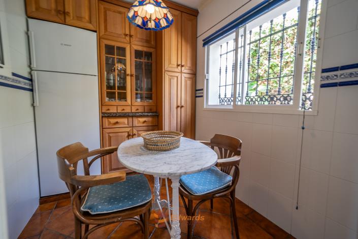 Image No.16-4 Bed House for sale