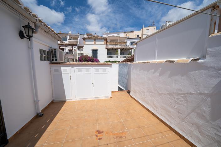 Image No.19-4 Bed House for sale