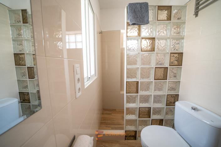 Image No.20-4 Bed House for sale