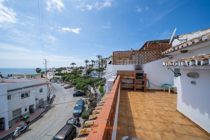 Image No.24-4 Bed House for sale