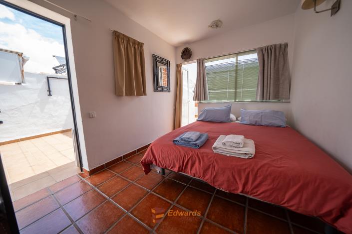 Image No.26-4 Bed House for sale