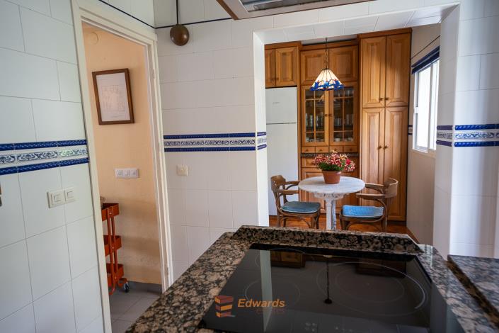 Image No.33-4 Bed House for sale