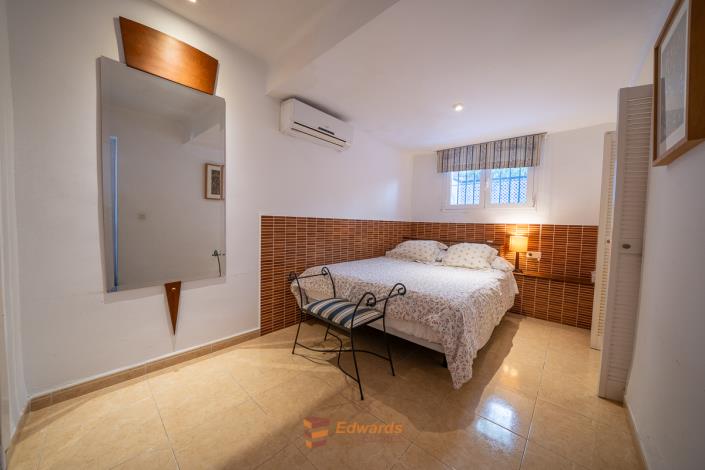 Image No.37-4 Bed House for sale