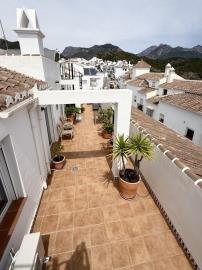 Avda-Anda-outdoor3