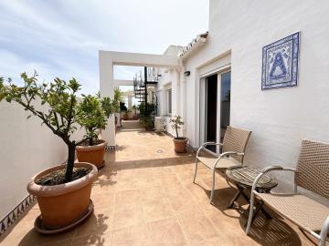 Avda-Anda-outdoor1