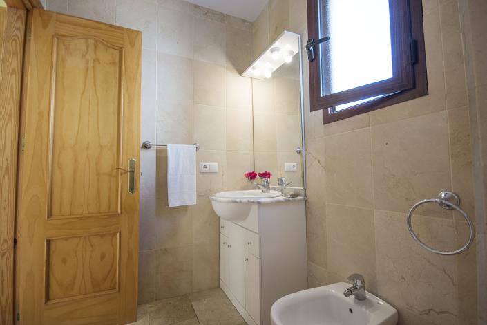 Image No.24-3 Bed Apartment for sale