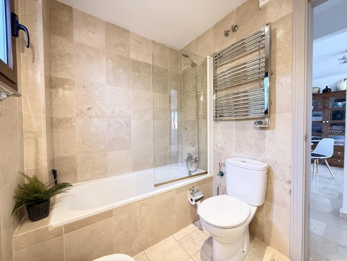 Image No.23-2 Bed Apartment for sale