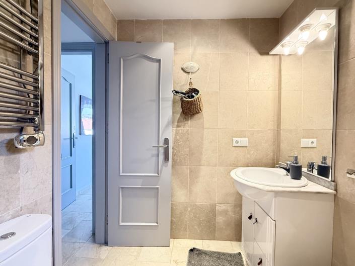 Image No.24-2 Bed Apartment for sale