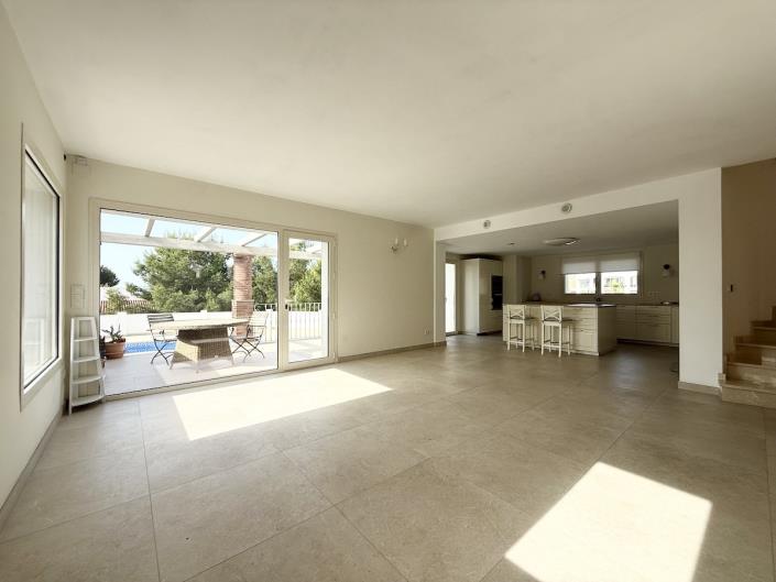 Image No.10-3 Bed Chalet for sale
