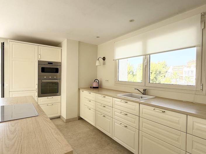 Image No.16-3 Bed Chalet for sale