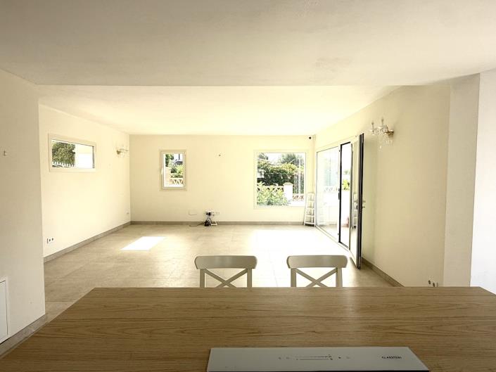 Image No.18-3 Bed Chalet for sale