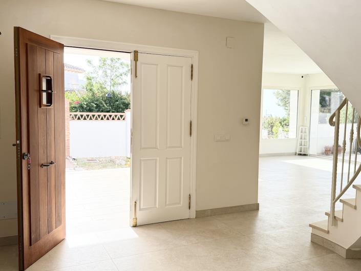 Image No.21-3 Bed Chalet for sale