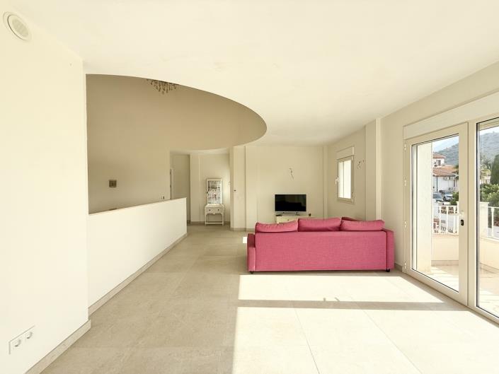 Image No.35-3 Bed Chalet for sale