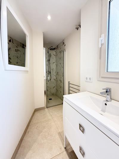 Image No.42-3 Bed Chalet for sale
