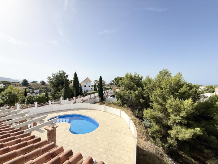Image No.45-3 Bed Chalet for sale