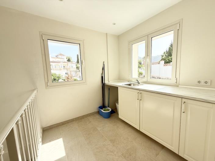 Image No.51-3 Bed Chalet for sale