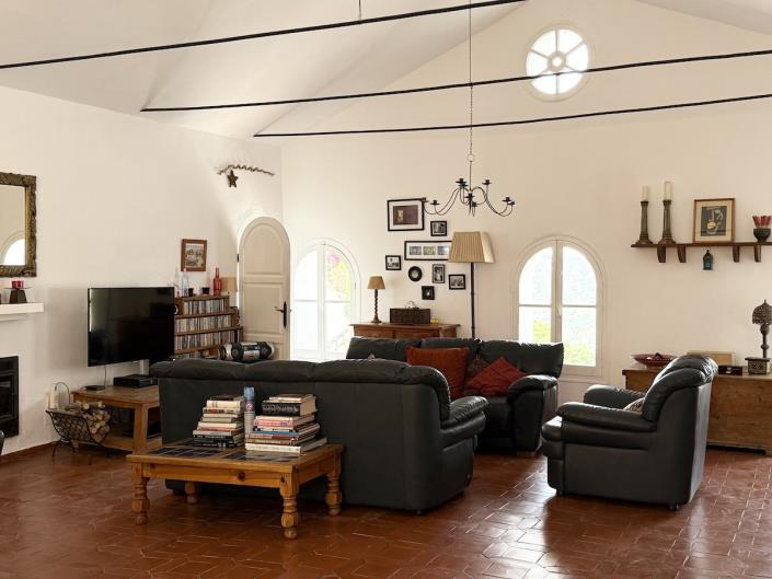 Image No.27-2 Bed Country House for sale