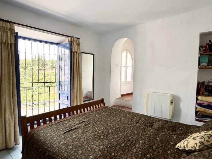 Image No.36-2 Bed Country House for sale